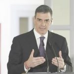 Pedro Sánchez, presidente español, ofrece disculpas por escándalo de corrupción en su partido
