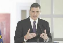 Pedro Sánchez, presidente español, ofrece disculpas por escándalo de corrupción en su partido