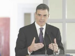 Pedro Sánchez, presidente español, ofrece disculpas por escándalo de corrupción en su partido