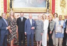 David Beckham, nombrado caballero por el rey Carlos III