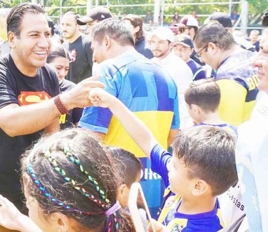 En un ambiente de alegría, Eduardo Ramírez celebra el Día del Padre con familias chiapanecas