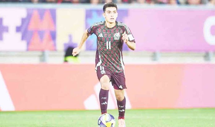 Gilberto Mora causa baja de la Selección para amistosos